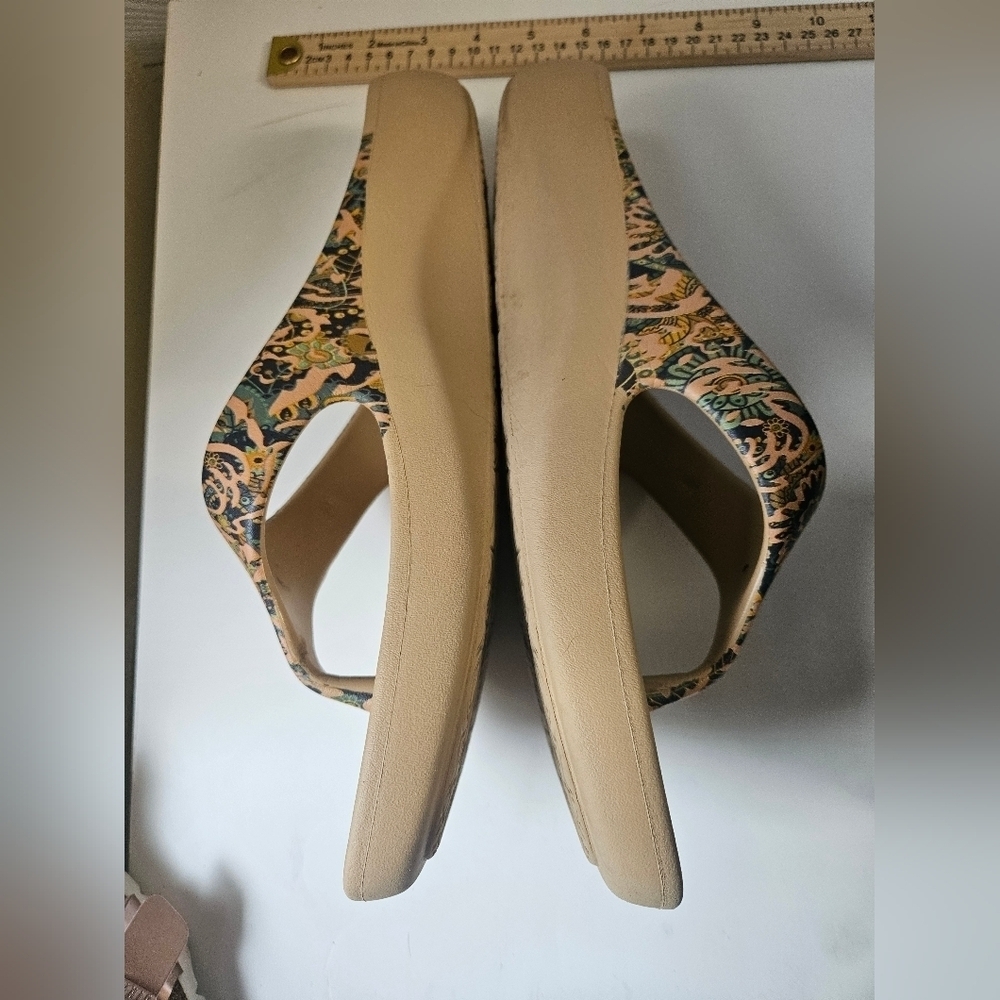 Alegria By PG Lite Floral Beige Women's Sandals Sz 10 - Picture 4 of 9